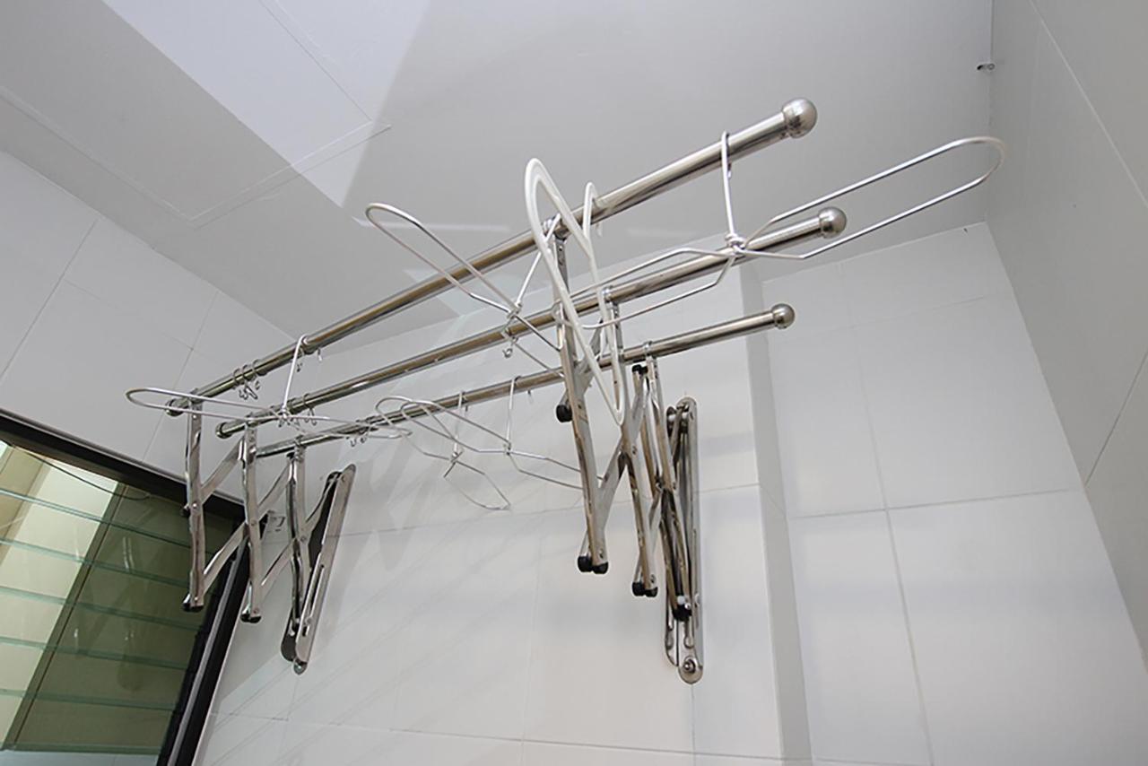 Bernard Holiday Home @ Imperial Suites קוצ'ינג מראה חיצוני תמונה